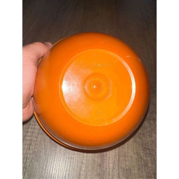 Vintage Tupperware 235 Harvest Orange Wonderlier Mixing Bowl - Picture 4 of 4